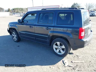 2014 Jeep Patriot Latitude with VIN 1C4NJRFB0ED693359, listed as a IAAI auction lot 41807745 with 172,183 mi miles. Bid and sale history available at carsss.com. Image 3.