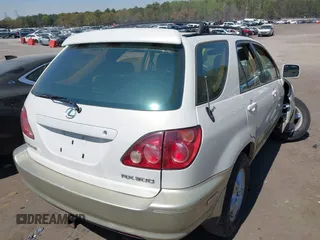 1999 Lexus RX 300 Luxury SUV with VIN JT6GF10UXX0025365, listed as a IAAI auction lot 41914688 with 276,804 mi miles. Bid and sale history available at carsss.com. Image 4.