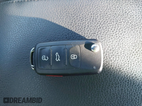 2015 Volkswagen Jetta SE с VIN 3VWD17AJ4FM312923, выставлен на аукционе IAAI как лот 42653648 с пробегом 85 978 миль миль и . История ставок и продаж доступна на DreamBid. Изображение 11.