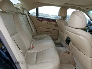 2008 Lexus LS 460 z VIN JTHBL46F385082774, wystawiony jako Copart lot #57446015 z przebiegiem 195 602 mil mil oraz Szkoda całkowita • Salvage title. Historia ofert i sprzedaży dostępna na DreamBid. Obrazek 10.