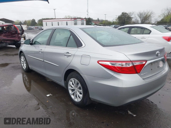 2015 Toyota Camry XLE with VIN 4T4BF1FK2FR448135, listed as a IAAI auction lot 41965092 with 67,367 mi miles. Bid and sale history available at carsss.com. Image 3.