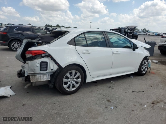 2021 Toyota Corolla LE with VIN 5YFEPMAE9MP198589, listed as a Copart auction lot 51339425 with 40,901 mi miles and Non Repairable. Bid and sale history available at carsss.com. Image 3.