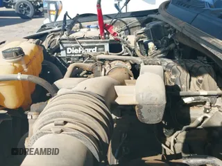 2018 Ford F-150 XL с VIN 1FTMF1CB4JKE30106, выставлен на аукционе IAAI как лот 43250257 с пробегом 112 462 миль миль и . История ставок и продаж доступна на DreamBid. Изображение 13.