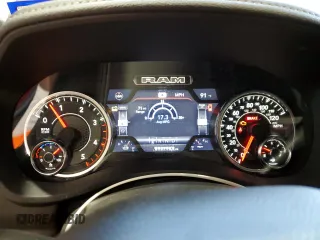 2024 Ram 2500 Laramie z VIN 3C6UR5NL3RG103131, wystawiony jako Copart lot #67840964 z przebiegiem 131 962 mil mil oraz Szkoda całkowita • Salvage title. Historia ofert i sprzedaży dostępna na DreamBid. Obrazek 9.