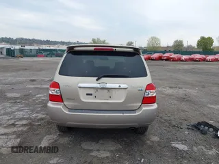 2006 Toyota Highlander Hybrid with VIN JTEEW21AX60007243, listed as a IAAI auction lot 42032134 with 154,901 mi miles. Bid and sale history available at carsss.com. Image 16.