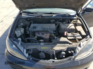 2004 Toyota Camry LE with VIN 4T1BE32K14U318133, listed as a Copart auction lot 54238185 with 293,761 mi miles and Salvage Title. Bid and sale history available at carsss.com. Image 11.