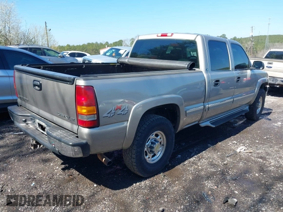 2002 Chevrolet Silverado 1500HD LT with VIN 1GCGK13U02F182523, listed as a IAAI auction lot 41761743 with 283,114 mi miles and . Bid and sale history available at DreamBid. Image 4.