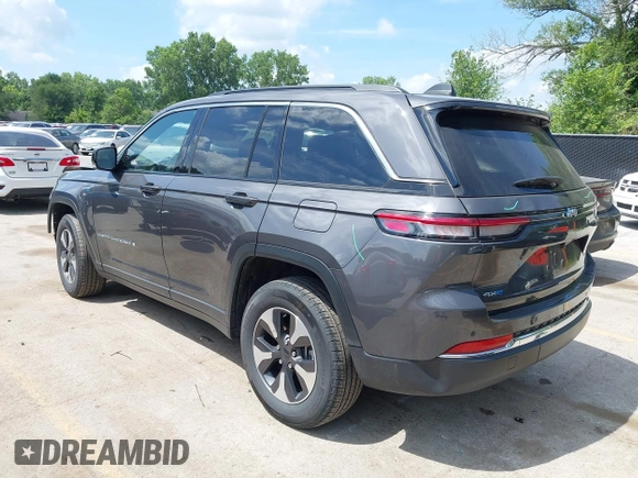 2024 Jeep Grand Cherokee with VIN 1C4RJYB68RC132293, listed as a IAAI auction lot 42597310 with 39,517 mi miles and . Bid and sale history available at DreamBid. Image 3.
