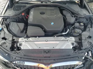 2020 BMW 3 Series 330i z VIN 3MW5R1J02L8B18977, wystawiony jako Copart lot #57972275 z przebiegiem Nie podano mil oraz Nie do naprawy • Non repairable. Historia ofert i sprzedaży dostępna na DreamBid. Obrazek 11.