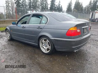 2001 BMW 3 Series 330i with VIN WBAAV53441FJ66616, listed as a IAAI auction lot 41870123 with 293,721 mi miles. Bid and sale history available at carsss.com. Image 3.