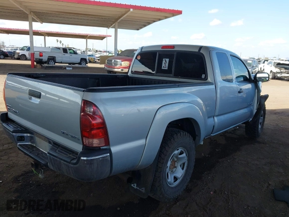 2008 Toyota Tacoma z VIN 5TEUU42N28Z563570, wystawiony jako IAAI lot #42193035 z przebiegiem 226 673 mil mil oraz . Historia ofert i sprzedaży dostępna na DreamBid. Obrazek 4.