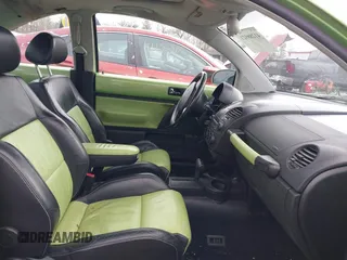 2003 Volkswagen New Beetle Coupe GLS with VIN 3VWCD21C23M415115, listed as a IAAI auction lot 41288921 with 67,656 mi miles. Bid and sale history available at carsss.com. Image 5.