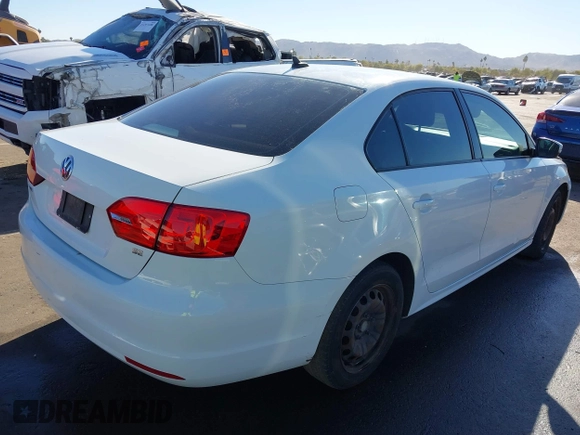 2014 Volkswagen Jetta Sedan SE w/Connectivity with VIN 3VWD07AJ3EM403876, listed as a IAAI auction lot 41209426 with 155,336 mi miles. Bid and sale history available at carsss.com. Image 4.