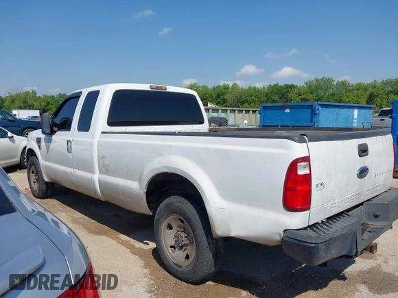 2008 Ford Super Duty F-250 SRW XL with VIN 1FTSX20R28ED89639, listed as a IAAI auction lot 41950814 with 272,204 mi miles. Bid and sale history available at carsss.com. Image 15.