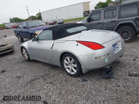 2005 Nissan 350Z Touring z VIN JN1AZ36A25M759800, wystawiony jako IAAI lot #42327063 z przebiegiem 100 940 mil mil oraz . Historia ofert i sprzedaży dostępna na DreamBid. Obrazek 3.