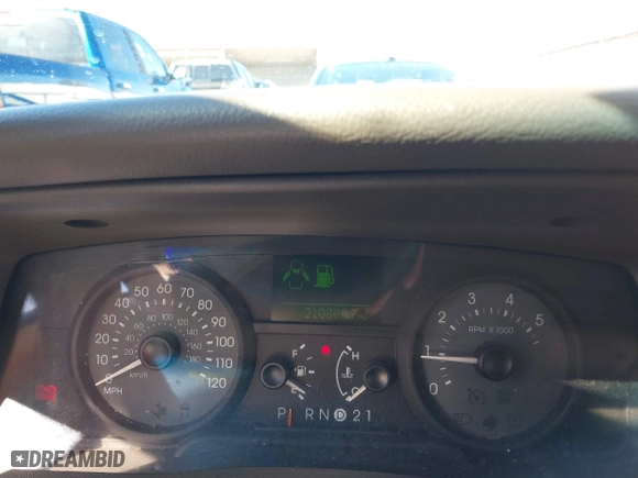 2007 Mercury Grand Marquis LS with VIN 2MEFM75V77X601170, listed as a IAAI auction lot 41517369 with 210,800 mi miles. Bid and sale history available at carsss.com. Image 7.