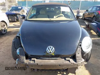 2013 Volkswagen Beetle 50s Edition with VIN 3VW5P7AT5DM829195, listed as a IAAI auction lot 42225948 with 87,202 mi miles and . Bid and sale history available at DreamBid. Image 13.