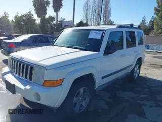 2007 Jeep Commander Sport z VIN 1J8HH48K27C510392, wystawiony jako IAAI lot #41793028 z przebiegiem 139 686 mil mil oraz . Historia ofert i sprzedaży dostępna na DreamBid. Obrazek 6.