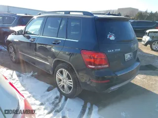 2015 Mercedes-Benz GLK-Class GLK 350 with VIN WDCGG8JB2FG438005, listed as a IAAI auction lot 41632090 with 60,389 mi miles. Bid and sale history available at carsss.com. Image 3.