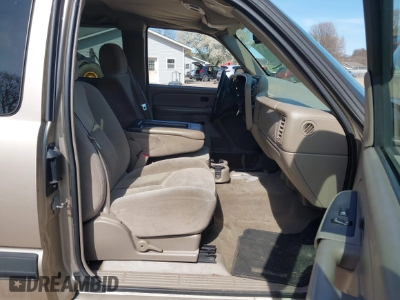 2005 Chevrolet Silverado 1500 Z71 with VIN 2GCEK19B951171707, listed as a IAAI auction lot 42062775 with 129,044 mi miles and . Bid and sale history available at DreamBid. Image 5.
