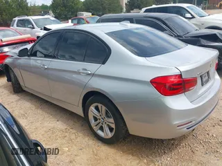2016 BMW 3 Series 328i xDrive z VIN WBA8E3G55GNU04266, wystawiony jako IAAI lot #42236619 z przebiegiem Nie podano mil oraz . Historia ofert i sprzedaży dostępna na DreamBid. Obrazek 3.