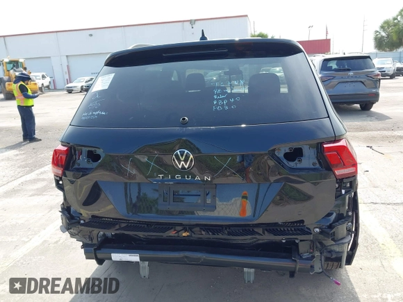 2024 Volkswagen Tiguan S with VIN 3VVRB7AX4RM201384, listed as a IAAI auction lot 42401212 with 11,986 mi miles and . Bid and sale history available at DreamBid. Image 17.
