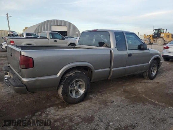 2001 Chevrolet S-10 LS with VIN 1GCCS19581K162217, listed as a Copart auction lot 79950614 with 200,950 mi miles and Salvage Title. Bid and sale history available at DreamBid. Image 3.