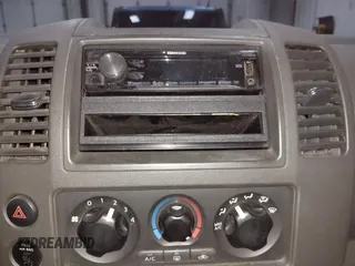 2006 Nissan Frontier SE z VIN 1N6AD07W86C401156, wystawiony jako IAAI lot #41808763 z przebiegiem 200 825 mil mil oraz . Historia ofert i sprzedaży dostępna na DreamBid. Obrazek 19.