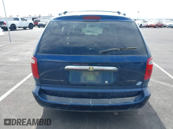 2001 Chrysler Town & Country Limited with VIN 2C8GP64L81R128221, listed as a IAAI auction lot 41630779 with 275,215 mi miles. Bid and sale history available at carsss.com. Image 14.