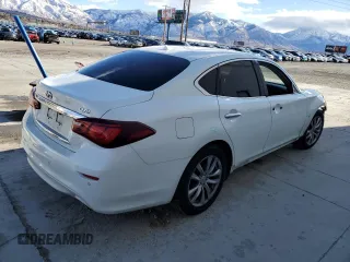 2018 Infiniti Q70 Luxe with VIN JN1BY1AR2JM220015, listed as a Copart auction lot 86657254 with 120,172 mi miles and Salvage title. Bid and sale history available at DreamBid. Image 3.