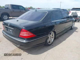 2006 Mercedes-Benz S-Class 5.0L with VIN WDBNG75J06A484636, listed as a IAAI auction lot 42058885 with 1 mi miles. Bid and sale history available at carsss.com. Image 4.