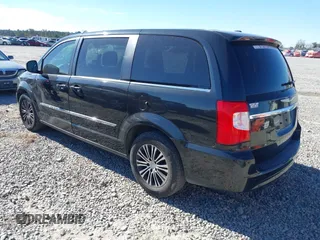 2014 Chrysler Town & Country S with VIN 2C4RC1HGXER225397, listed as a IAAI auction lot 41023867 with 180,093 mi miles and . Bid and sale history available at DreamBid. Image 3.