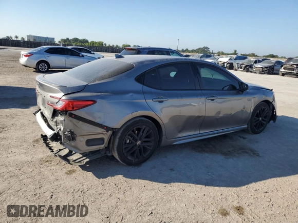 2025 Toyota Camry LE z VIN 4T1DAACK0SU539680, wystawiony jako Copart lot #42923805 z przebiegiem 7 571 mil mil oraz Szkoda całkowita • Salvage title. Historia ofert i sprzedaży dostępna na DreamBid. Obrazek 3.