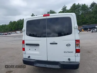2018 Nissan NV Cargo S z VIN 1N6BF0KM1JN810438, wystawiony jako IAAI lot #42380139 z przebiegiem Nie podano mil oraz . Historia ofert i sprzedaży dostępna na DreamBid. Obrazek 15.