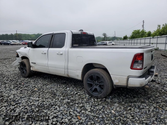 2021 Ram 1500 Big Horn z VIN 1C6SRFBT6MN573722, wystawiony jako Copart lot #56175575 z przebiegiem 141 115 mil mil oraz Szkoda całkowita • Salvage title. Historia ofert i sprzedaży dostępna na DreamBid. Obrazek 2.