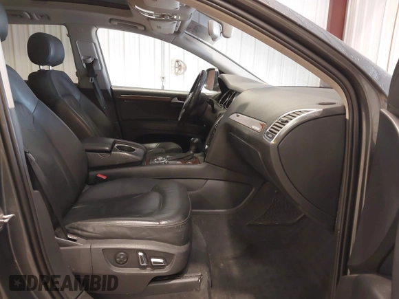 2014 Audi Q7 3.0T Premium Plus with VIN WA1LGAFE7ED004302, listed as a IAAI auction lot 41793547 with 157,351 mi miles. Bid and sale history available at carsss.com. Image 5.