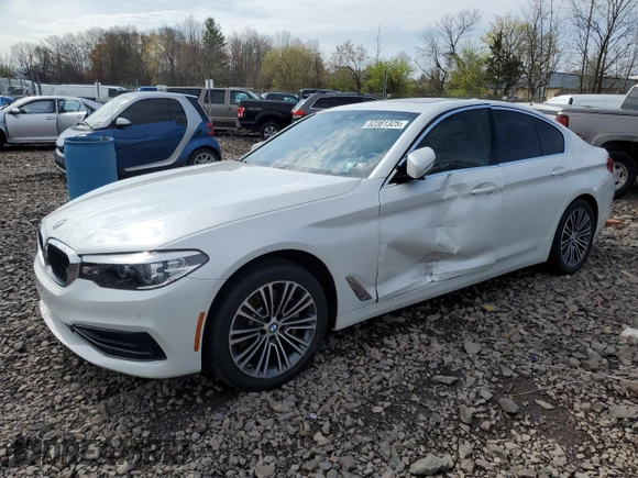 2020 BMW 5 Series 530i xDrive z VIN WBAJR7C03LCE58567, wystawiony jako Copart lot #52381325 z przebiegiem 27 309 mil mil oraz Szkoda całkowita • Salvage title. Historia ofert i sprzedaży dostępna na DreamBid. Obrazek 1.