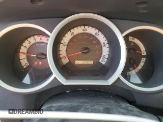 2015 Toyota Tacoma z VIN 3TMLU4EN3FM165978, wystawiony jako Copart lot #49920255 z przebiegiem 134 974 mil mil oraz Szkoda całkowita • Salvage title. Historia ofert i sprzedaży dostępna na DreamBid. Obrazek 9.