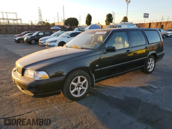 2000 Volvo V70 with VIN YV1LW61J7Y2652291, listed as a Copart auction lot 80141284 with 191,636 mi miles and Salvage Title. Bid and sale history available at carsss.com. Image 1.