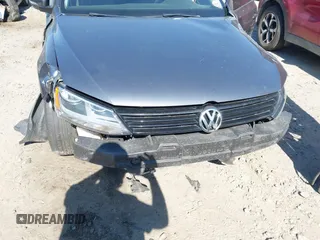 2011 Volkswagen Jetta SE с VIN 3VWDZ7AJ1BM371446, выставлен на аукционе IAAI как лот 42051315 с пробегом 129 529 миль миль и . История ставок и продаж доступна на DreamBid. Изображение 6.