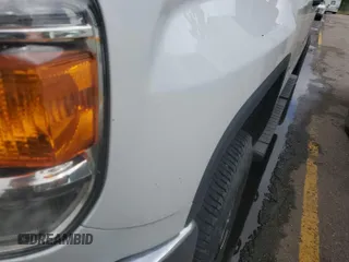 2019 GMC Sierra 2500HD z VIN 1GT12NEGXKF206038, wystawiony jako IAAI lot #42520971 z przebiegiem 107 296 mil mil oraz . Historia ofert i sprzedaży dostępna na DreamBid. Obrazek 1.