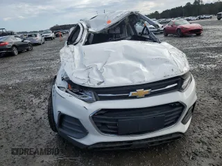 2018 Chevrolet Trax LT with VIN KL7CJPSB4JB714279, listed as a Copart auction lot 84242284 with 83,942 mi miles and Salvage Title. Bid and sale history available at carsss.com. Image 5.