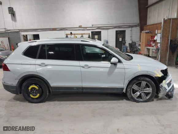 2019 Volkswagen Tiguan SEL Premium with VIN 3VV4B7AX7KM008257, listed as a IAAI auction lot 41612957 with 82,895 mi miles. Bid and sale history available at carsss.com. Image 14.