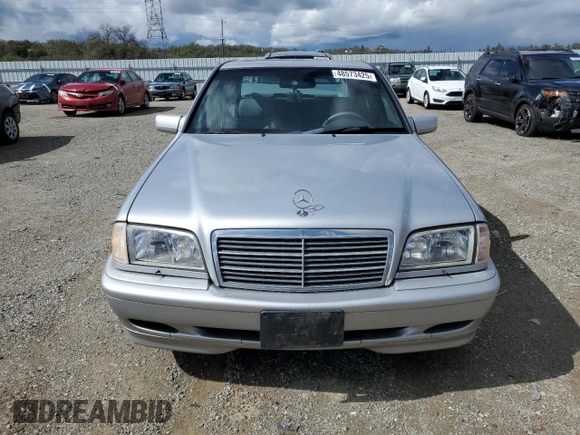 2000 Mercedes-Benz C 230/260/280/320 z VIN WDBHA29G3YA859826, wystawiony jako Copart lot #48573425 z przebiegiem 158 093 mil mil oraz Szkoda całkowita • Salvage title. Historia ofert i sprzedaży dostępna na DreamBid. Obrazek 5.