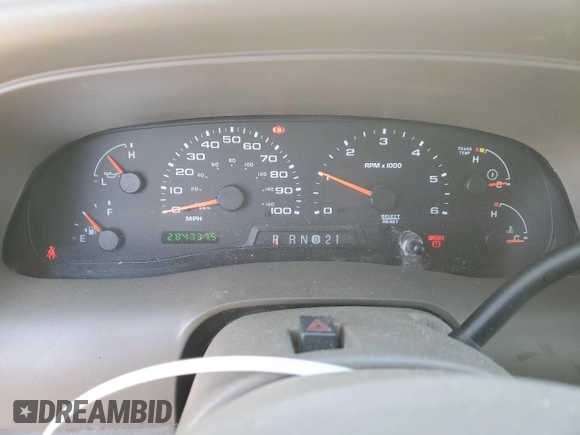 2004 Ford Excursion Limited z VIN 1FMNU43S94EB57481, wystawiony jako Copart lot #54445455 z przebiegiem 284 737 mil mil oraz Czysty tytuł • Clean title. Historia ofert i sprzedaży dostępna na DreamBid. Obrazek 9.