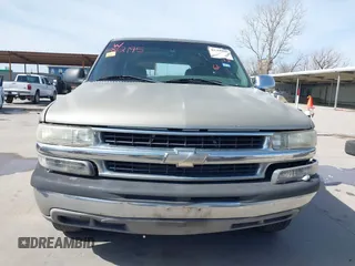 2003 Chevrolet Tahoe LS with VIN 1GNEC13V23R141539, listed as a IAAI auction lot 41812195 with 486,815 mi miles. Bid and sale history available at carsss.com. Image 13.