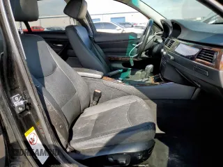 2008 BMW 3 Series 328i z VIN WBAVC53598FZ88029, wystawiony jako Copart lot #55409275 z przebiegiem Nie podano mil oraz Szkoda całkowita • Salvage title. Historia ofert i sprzedaży dostępna na DreamBid. Obrazek 7.