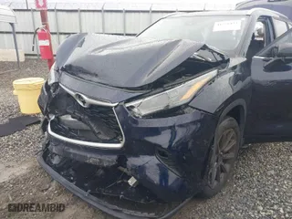 2023 Toyota Highlander L with VIN 5TDKDRAH3PS043096, listed as a IAAI auction lot 41258423 with 30,577 mi miles. Bid and sale history available at carsss.com. Image 6.