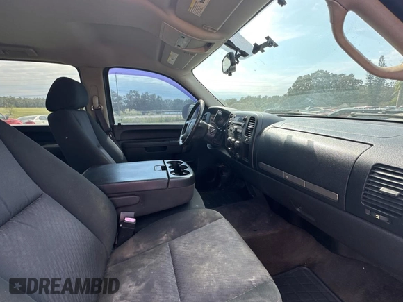2013 Chevrolet Silverado 1500 LT with VIN 3GCPCSEA9DG215414, listed as a Copart auction lot 76802894 with 230,791 mi miles and Clean Title. Bid and sale history available at DreamBid. Image 5.