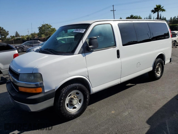 2013 Chevrolet Express Passenger 1LT z VIN 1GAZGYFG7D1130758, wystawiony jako Copart lot #59625915 z przebiegiem 152 806 mil mil oraz Szkoda całkowita • Salvage title. Historia ofert i sprzedaży dostępna na DreamBid. Obrazek 1.